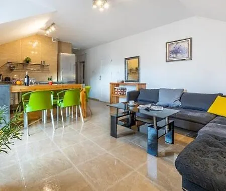 Apartament Przy Deptaku Ustrzyki Dolne Exterior photo